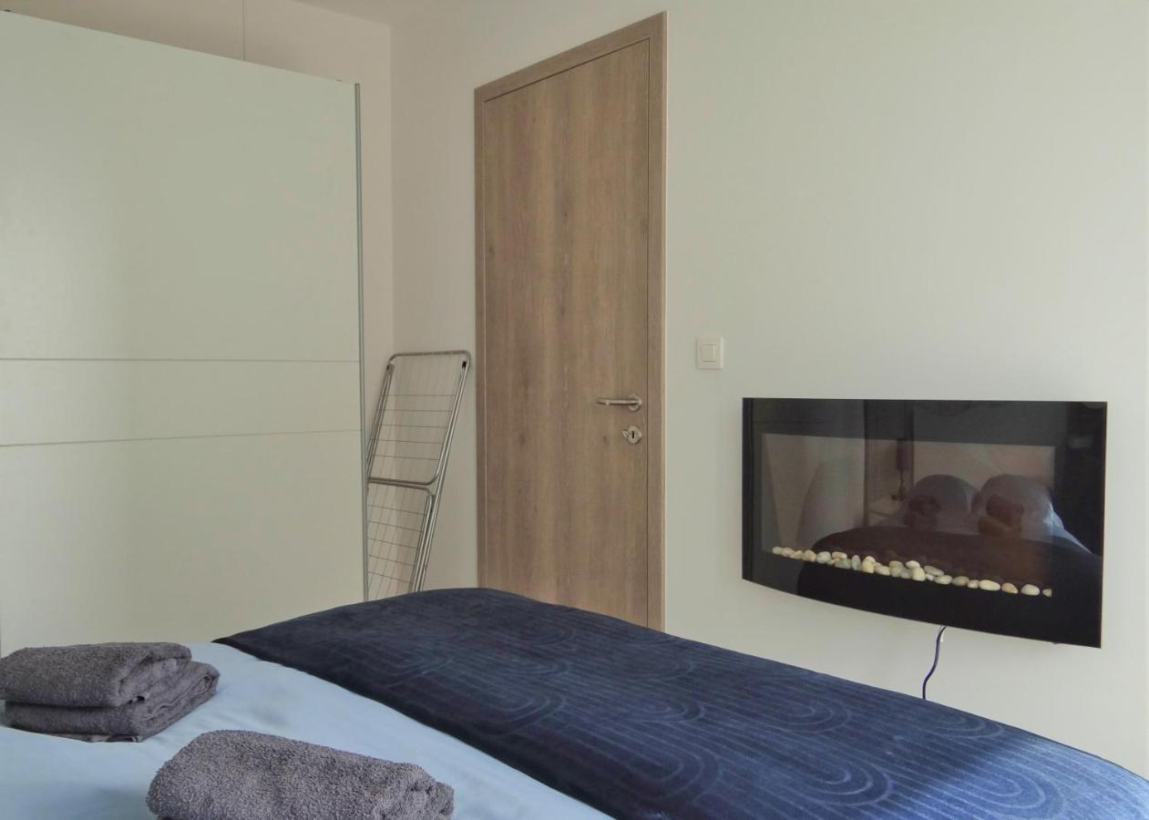 Top Urban Apartment - Free Parking, Green Energy, Modern Style Bratislava Buitenkant foto