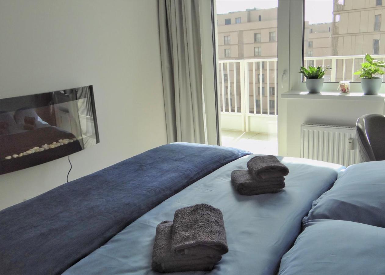 Top Urban Apartment - Free Parking, Green Energy, Modern Style Bratislava Buitenkant foto